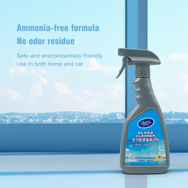 How can a multipurpose glass cleaner avoid leaving watermarks and streaks?